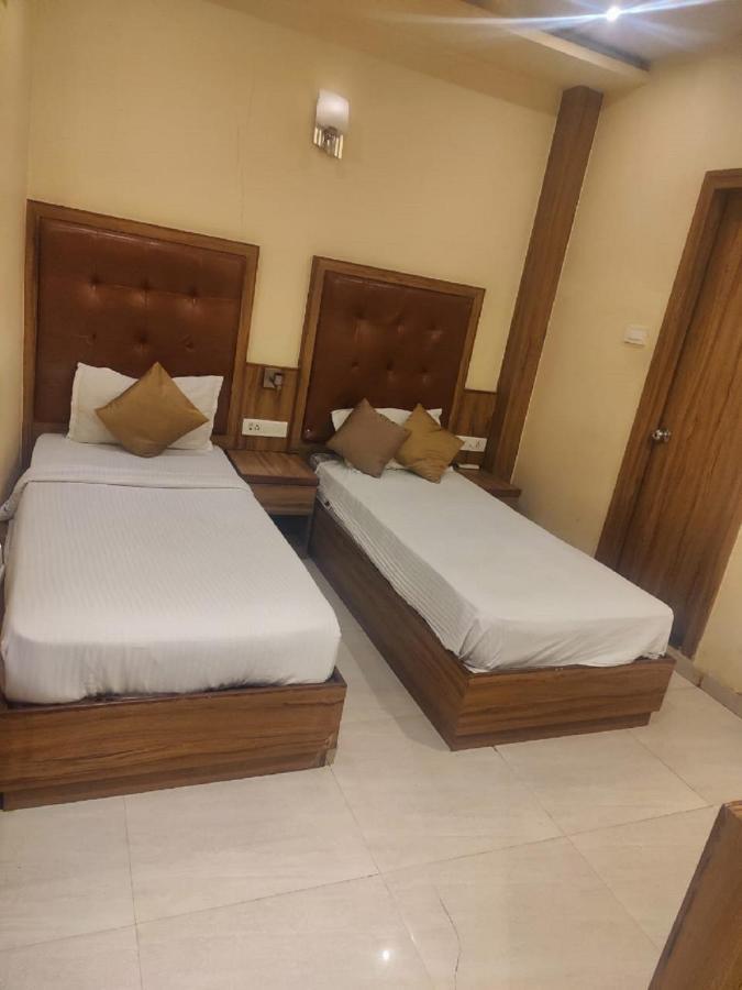Aster Hotel Mumbai Exterior foto