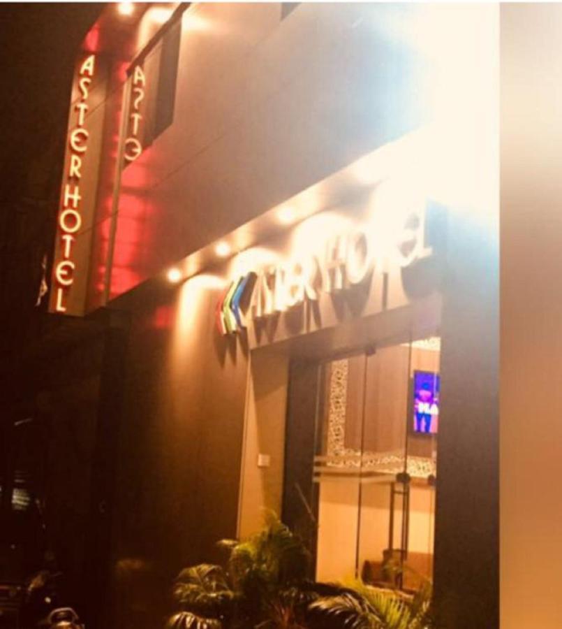 Aster Hotel Mumbai Exterior foto