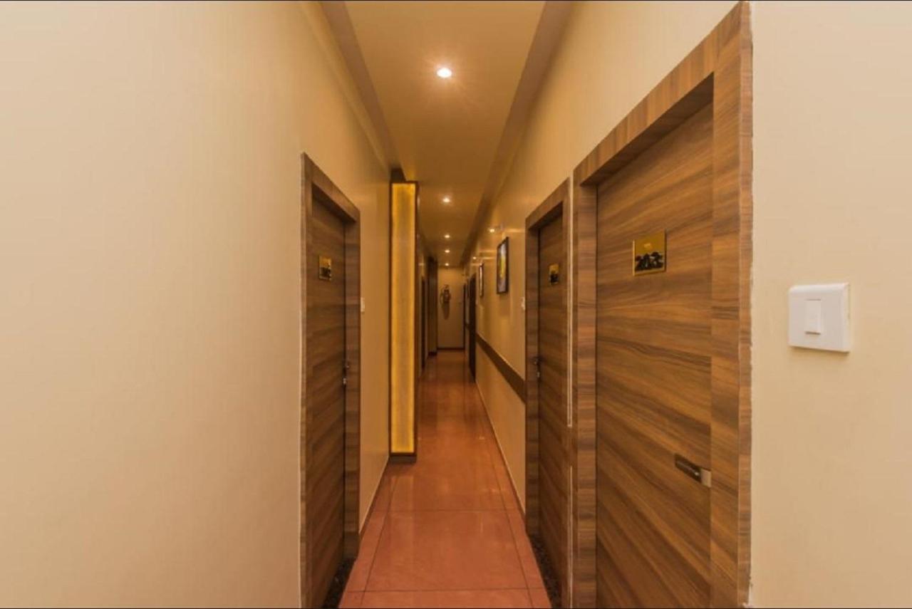 Aster Hotel Mumbai Exterior foto