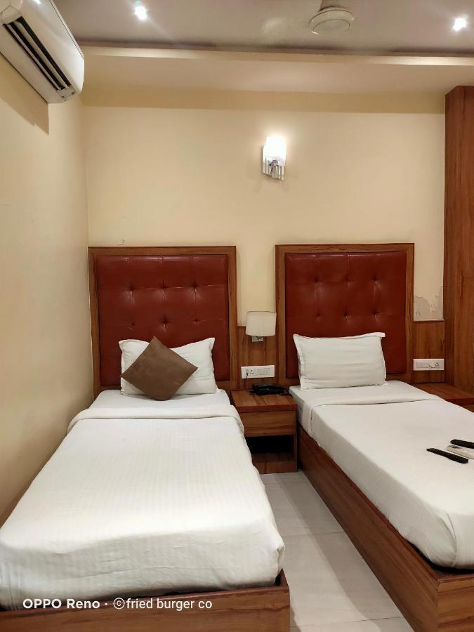 Aster Hotel Mumbai Exterior foto